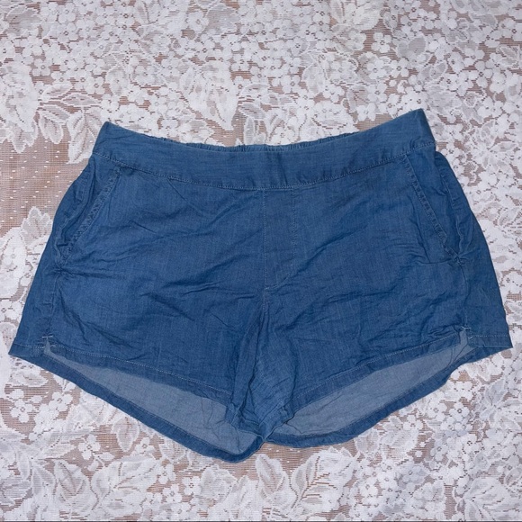 Torrid | Chambray Pull On Shorts - Picture 2 of 4